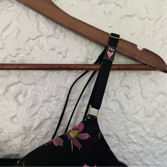 Victoria Secret Very Sexy Satin Plunge Push Up Bra Black Floral Size 34D - Picture 3 of 7